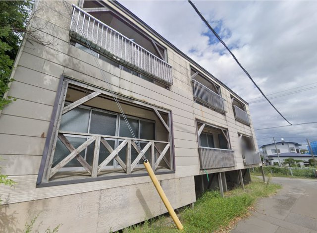 秋田県能代市南元町一棟アパート+戸建ての外観