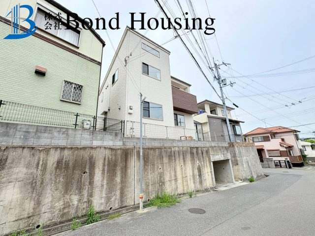 「堀込車庫」「LDK18帖以上」玉津町二ツ屋 築16年の前面道路含む現地写真
