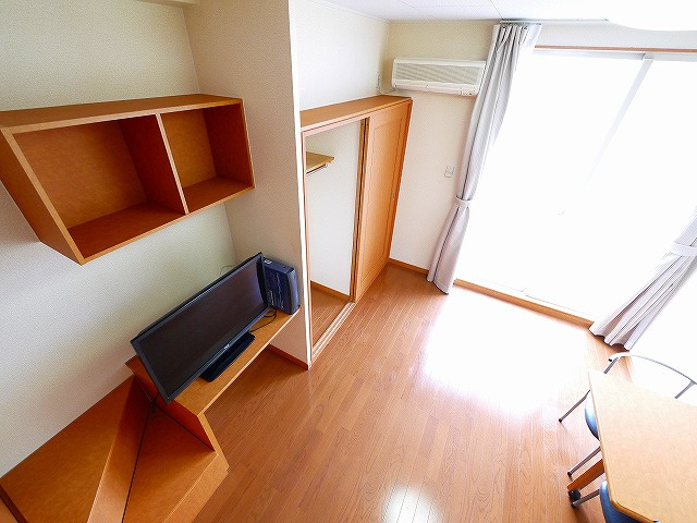 レオパレスＢｌｏｓｓｏｍⅡの居間・リビング|こちらのリビングで趣味の時間をお楽しみください