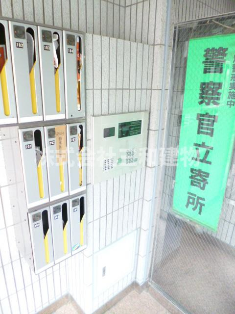 神勇ビルのエントランス