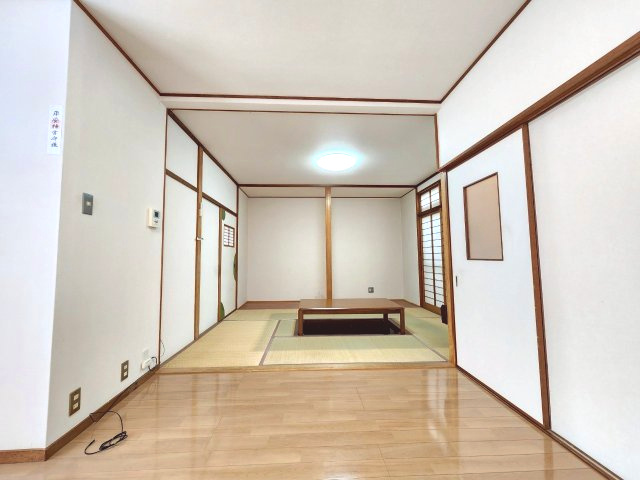 長岡京市今里川原の和室|来客時の応接や、ごろ寝できるくつろぎ空間としても便利です（^^）
