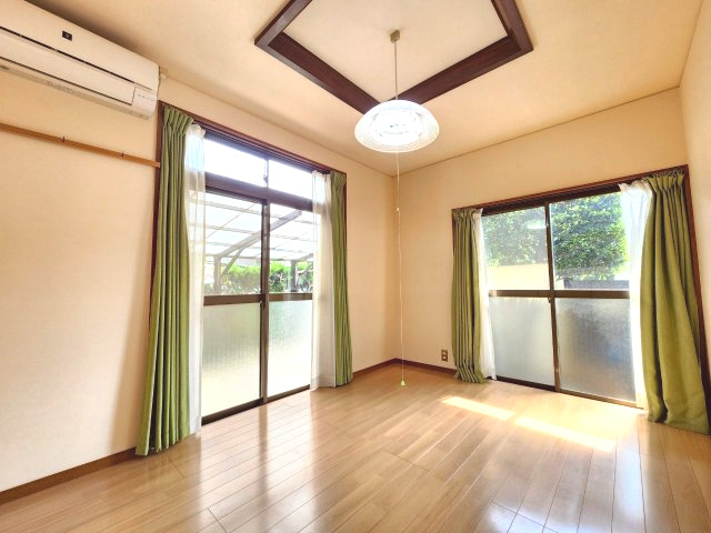 長岡京市今里川原の洋室|1階にある洋室なので、生活動線もスムーズです！
将来の“1階完結の暮らし”にも対応できます。