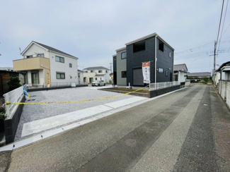 【前面道路含む現地写真】