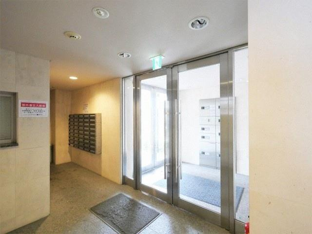 エルセレーノ吹田のエントランス