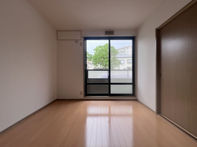 ハイツMKの寝室