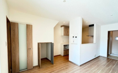 【居間・リビング】 | 八尾市柏村町3丁目　戸建