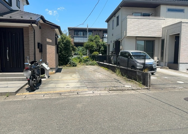 【外観】 | 家を建てる前提で土地を探している場合、地盤の丈夫さは譲れない条件の一つです。地盤が脆弱だと追加工事が必要となります。また、過去に地盤沈下や液状化現象を起こした土地は、できるだけ避けた方がいいでしょう。