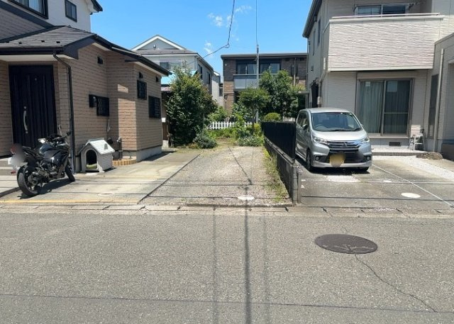 【外観】 | 人が暮らすうえで日光は大切な要素となります。日当たりの良さは譲れないポイントですね。併せて近くに大きな建築物の建築予定がないか、あるいはそれが可能な土地が近くにないか事前に確認することもお勧めします。