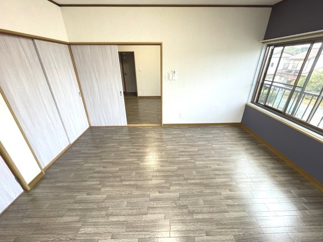 【寝室】 | 広くて明るい寝室