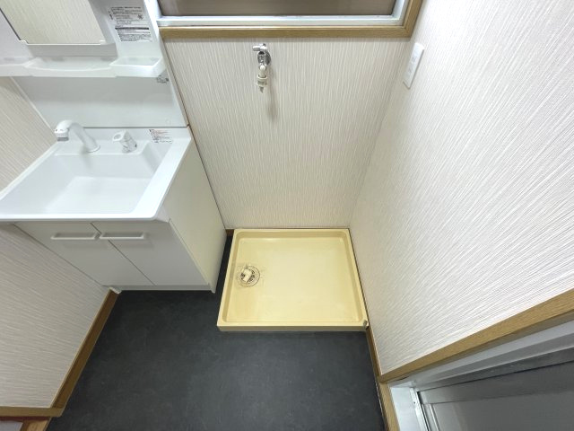 【洗面所】 | 明るい洗面所です