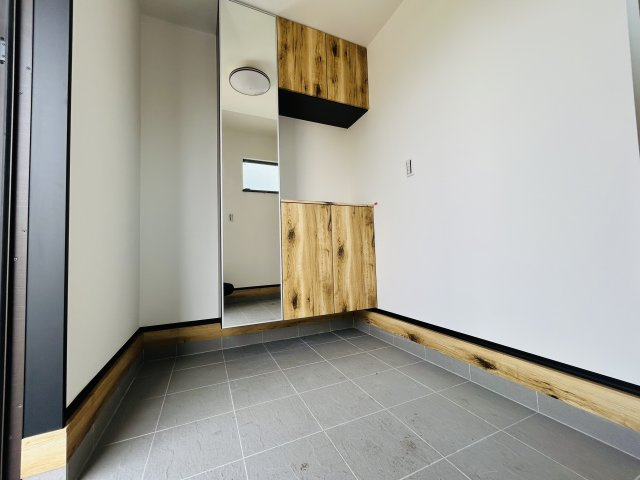 ◆完成済み◆汲沢5丁目 新築戸建 3980万円の玄関