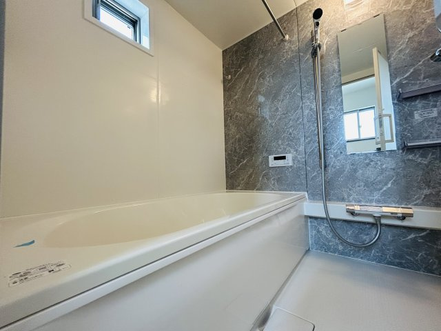 ◆完成済み◆汲沢5丁目 新築戸建 3980万円の浴室