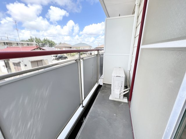 四街道市鹿渡のアパートのバルコニー