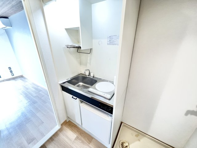 四街道市鹿渡のアパートのキッチン