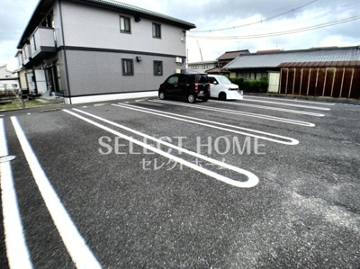 【駐車場】 | エバーグリーン | 駐車スペースもあります