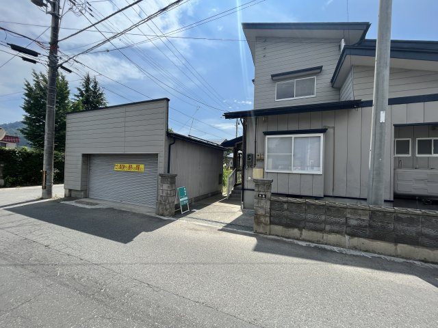 米沢市吹屋敷町　中古住宅の外観