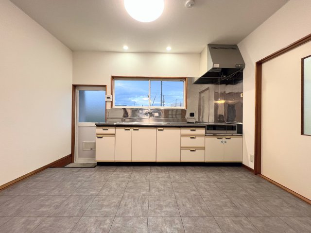 米沢市吹屋敷町　中古住宅のキッチン