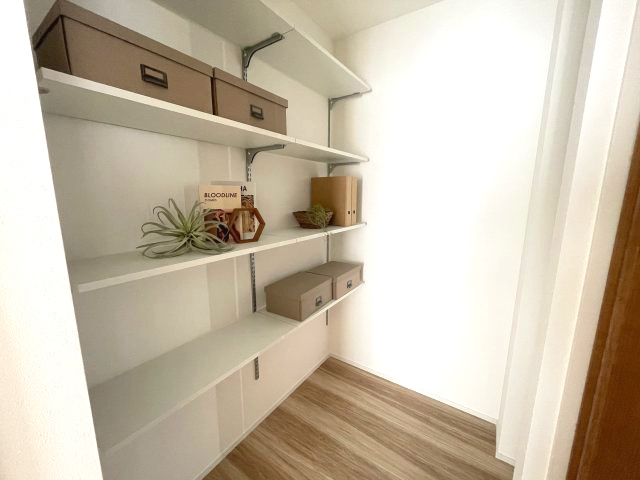 廿日市市対厳山二丁目　№35780の収納|リビングクローゼット
食品や日用品など
大容量ストックできます。