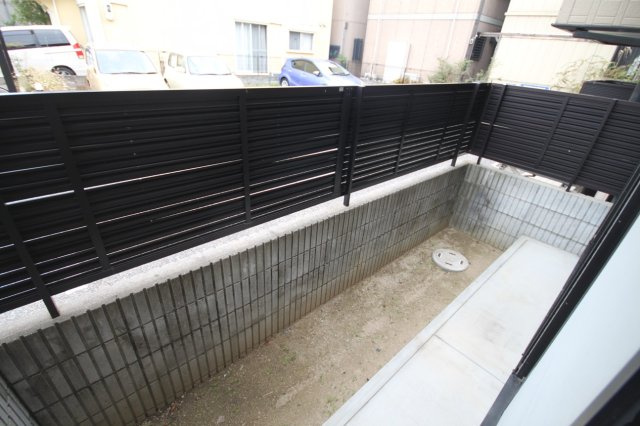 カーサアゼリアAのバルコニー|お洗濯にも便利なバルコニー付き