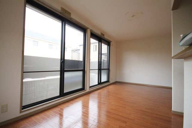 カーサアゼリアAの居間・リビング|おしゃれなリビングです