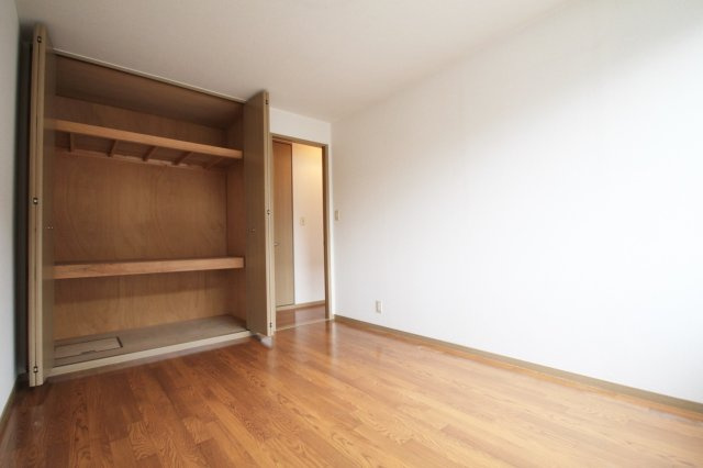 カーサアゼリアAの洋室|ゆったりした洋室です