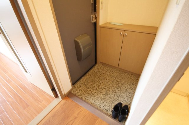 カーサアゼリアAの玄関|玄関です