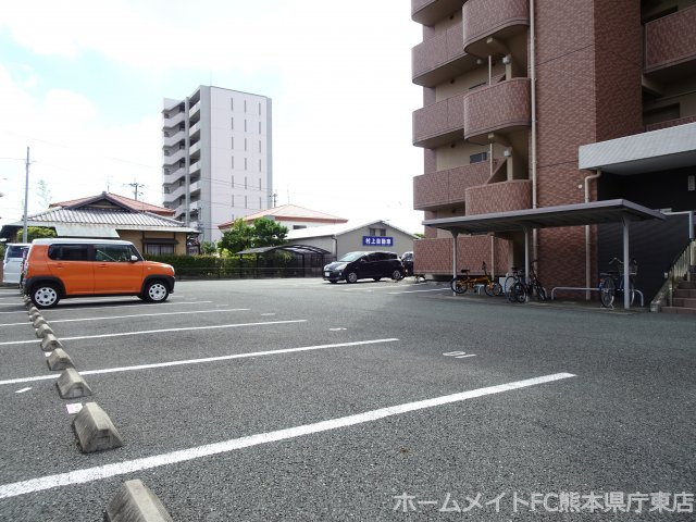 フォレストトップ平成南の駐車場