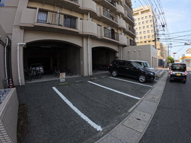 【駐車場】 | The Avenue