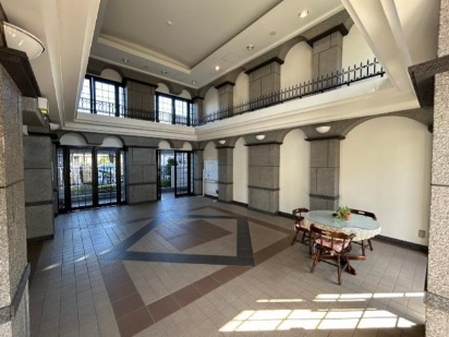 ライオンズマンション武里のエントランス|ゆとりのあるエントランスです