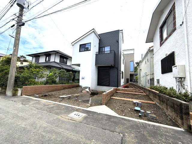 京浜急行逗子線「逗子・葉山」駅徒歩9分　ZEH基準　新築住宅