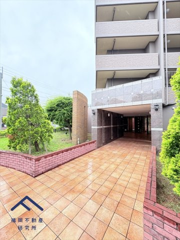 グランド・ルー博多南ガーデネッセのエントランス