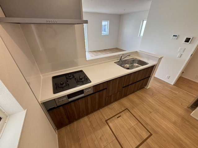 北葛飾郡松伏町　田中3丁目　新築戸建　全8棟のキッチン|キッチンでお料理をお楽しみください