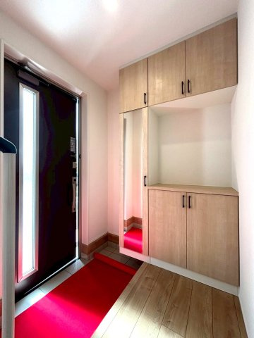 北葛飾郡松伏町　田中3丁目　新築戸建　全8棟の玄関|シンプルで使いやすい玄関です