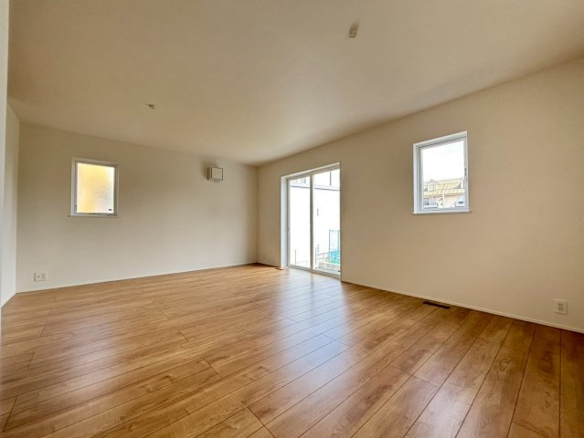 北葛飾郡松伏町　田中3丁目　新築戸建　全8棟の居間・リビング|ゆったり過ごせる居間です