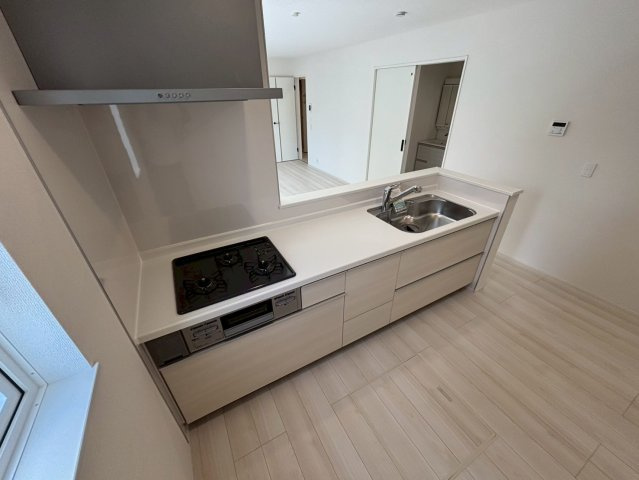 北葛飾郡松伏町　田中3丁目　新築戸建　全8棟のキッチン|キッチンでお料理をお楽しみください