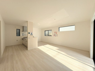 【居間・リビング】 | 川越市南田島　新築分譲　JR川越線『南古谷駅』徒歩14分　【牛子小学区】