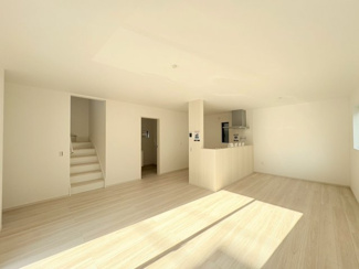 【居間・リビング】 | 川越市南田島　新築分譲　JR川越線『南古谷駅』徒歩14分　【牛子小学区】