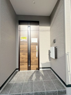 【玄関】 | 川越市南田島　新築分譲　JR川越線『南古谷駅』徒歩14分　【牛子小学区】