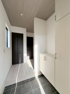 【玄関】 | 川越市南田島　新築分譲　JR川越線『南古谷駅』徒歩14分　【牛子小学区】