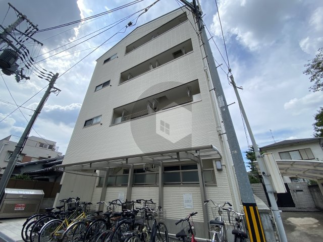 ファンライフ小阪の外観