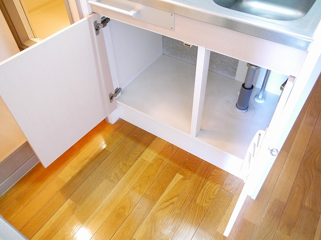 レオパレス冨田Ⅲのキッチン|コンパクトなキッチンで掃除もラクラク