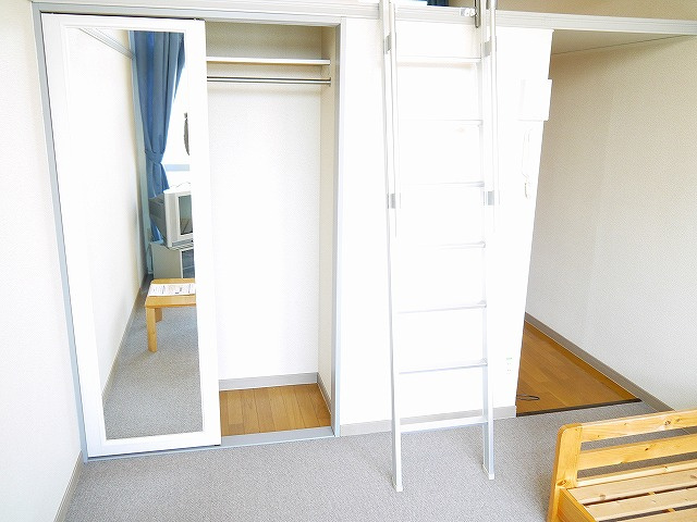 レオパレス冨田Ⅲの収納|こまごまとしたものを収納できそうですね