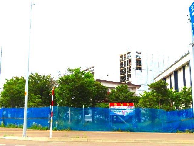 北見市東相内町３１番地１０、３１番地４　中古売家の前面道路含む現地写真|南側幅員21ｍの接道側の現地写真です。