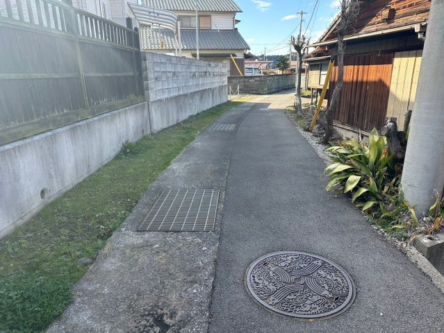 中村1丁目　売土地の前面道路含む現地写真