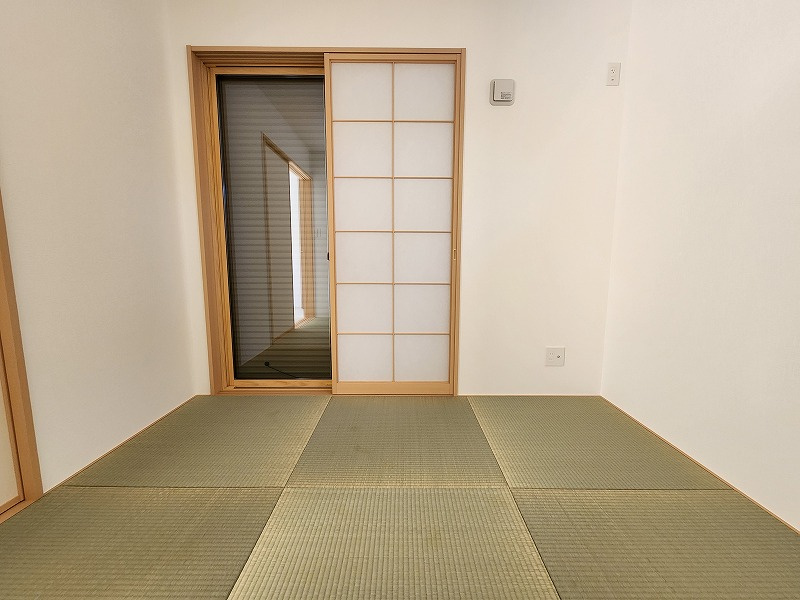 小牧市大字本庄字郷浦　新築戸建　1号地の和室|和室がひろがる居住スペース