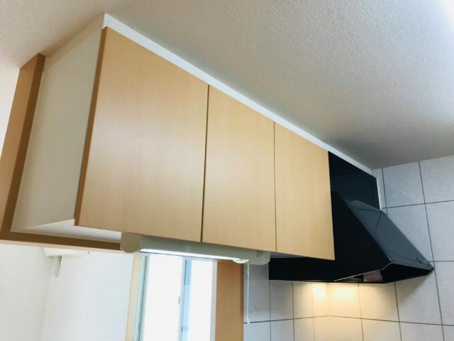 Ｍ・ＭコンフォルトⅡのキッチン|キッチン吊り戸棚