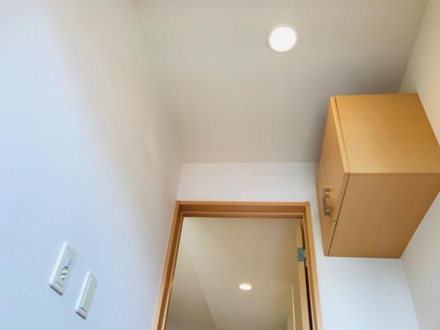 Ｍ・ＭコンフォルトⅡの玄関|一度感センサー付き照明器具