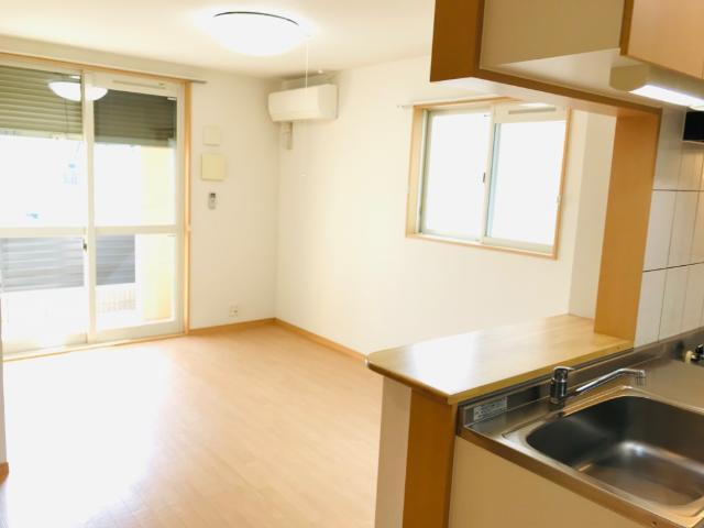 Ｍ・ＭコンフォルトⅡの居間・リビング|エアコン付きリビング