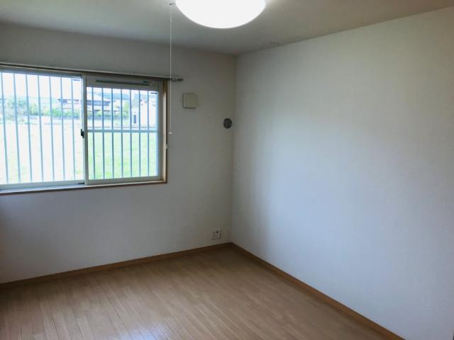 Ｍ・ＭコンフォルトⅡの寝室|北側洋室です