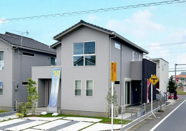 成田市並木町　中古戸建の外観|令和5年11月築　３SLDK+パントリー　オール電化 高気密断熱 家具テラス付き